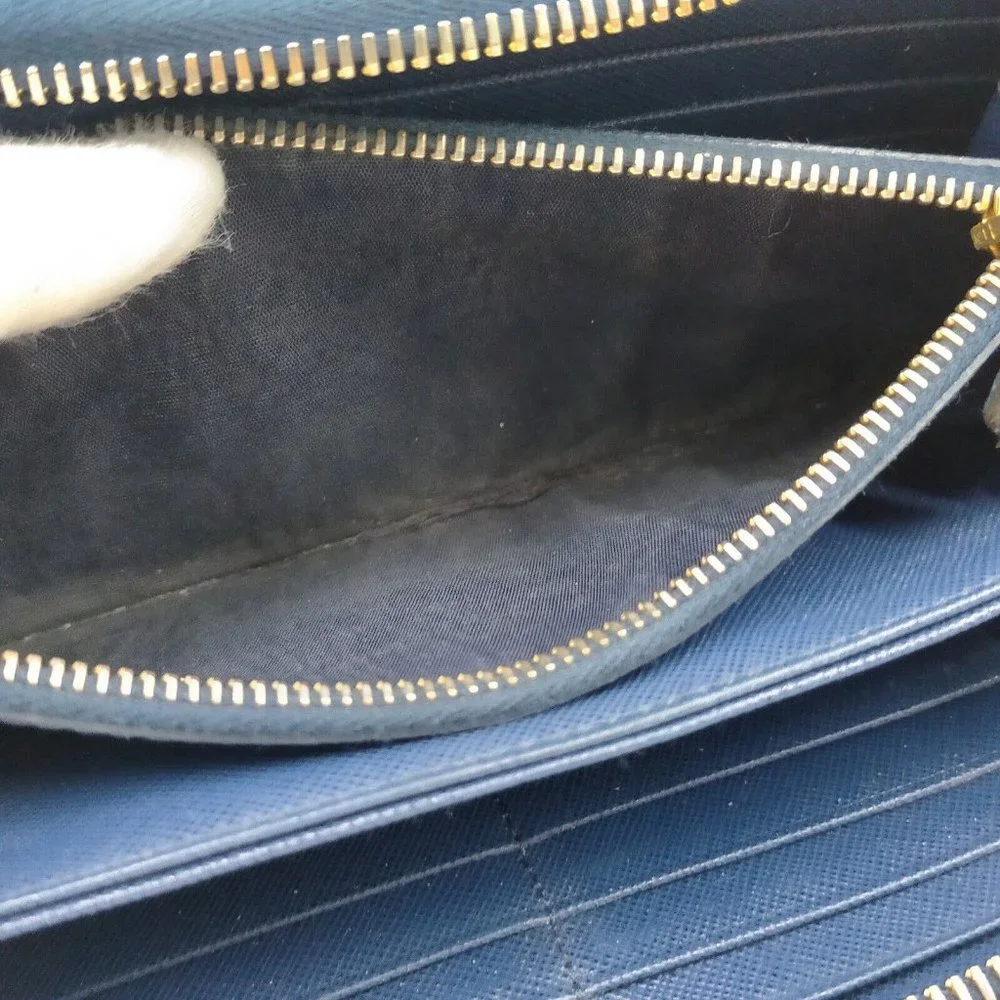 Prada Wallet Long Navy Blue Leather in Great Condition - Picture 8 of 9
